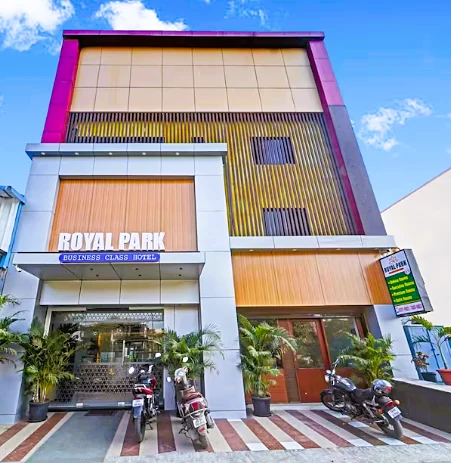 Hotel Royal Park building on Anna Salai with the Royal Park business class hotel sign