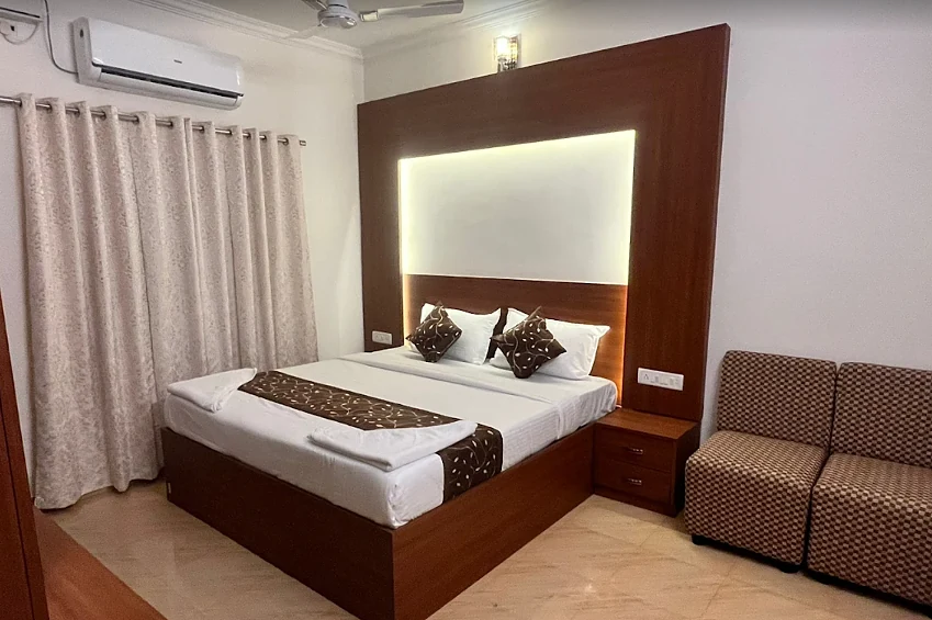 Suite, second view